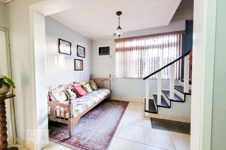 Casa à venda com 490m², 4 quartos e 4 vagas Casa à venda com 490m², 4 quartos e 4 vagasQuarto de Serviço