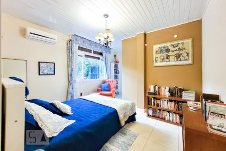 Casa à venda com 490m², 4 quartos e 4 vagas Casa à venda com 490m², 4 quartos e 4 vagassuíte 1