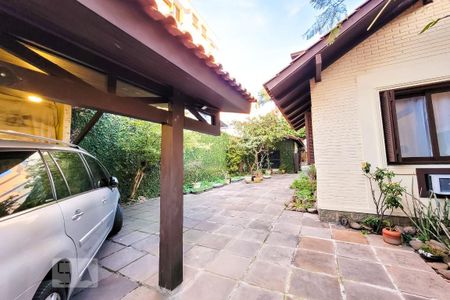 Casa à venda com 490m², 4 quartos e 4 vagas Casa à venda com 490m², 4 quartos e 4 vagasGaragem