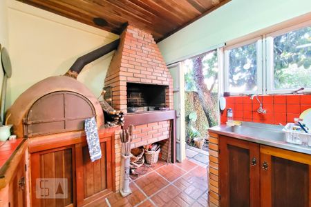 Casa à venda com 490m², 4 quartos e 4 vagas Casa à venda com 490m², 4 quartos e 4 vagasÁrea comum - Churrasqueira