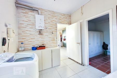 Casa à venda com 490m², 4 quartos e 4 vagas Casa à venda com 490m², 4 quartos e 4 vagasÁrea de Serviço