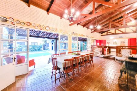 Casa à venda com 490m², 4 quartos e 4 vagas Casa à venda com 490m², 4 quartos e 4 vagasÁrea Gourmet