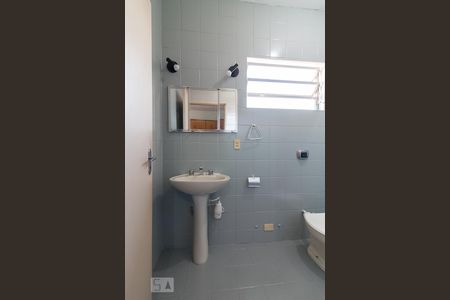 Casa à venda com 160m², 4 quartos e 2 vagasBanheiro quarto 4 suíte