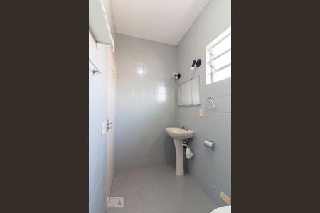 Casa à venda com 160m², 4 quartos e 2 vagasBanheiro quarto 4 suíte