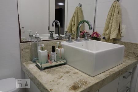Apartamento para alugar com 105m², 3 quartos e 2 vagas Apartamento para alugar com 105m², 3 quartos e 2 vagasBanheiro
