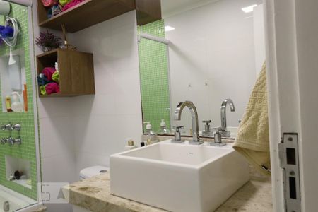 Banheiro de apartamento para alugar com 3 quartos, 105m² em Vila Bocaina, Mauá