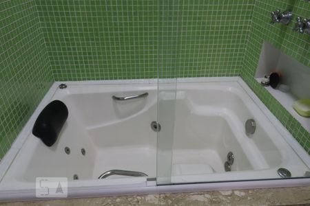Banheiro de apartamento para alugar com 3 quartos, 105m² em Vila Bocaina, Mauá