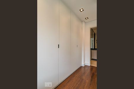 Apartamento para alugar com 101m², 1 quarto e 2 vagas Apartamento para alugar com 101m², 1 quarto e 2 vagasDetalhe da Suíte