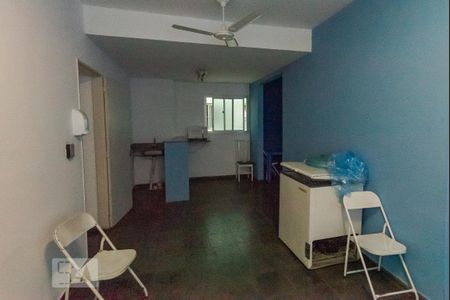 Apartamento para alugar com 70m², 2 quartos e 1 vagaÁrea comum - Salão de festas