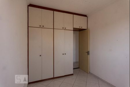 Apartamento para alugar com 70m², 2 quartos e 1 vagaQuarto - Armários