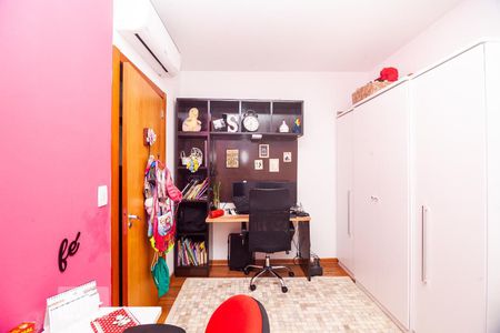 Quarto 1 de apartamento à venda com 2 quartos, 92m² em São João, Porto Alegre