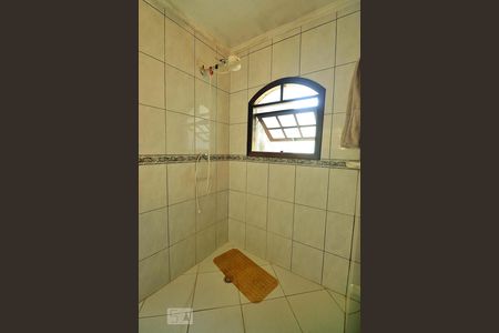 Casa para alugar com 224m², 3 quartos e 5 vagasBanheiro Social