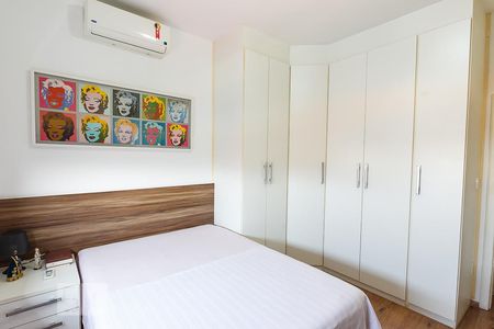 Quarto 1 de casa para alugar com 3 quartos, 205m² em Jardim Maria Rosa, Taboão da Serra