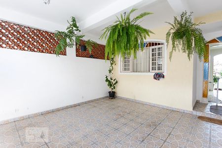 Casa à venda com 205m², 3 quartos e 2 vagas Casa à venda com 205m², 3 quartos e 2 vagasGaragem