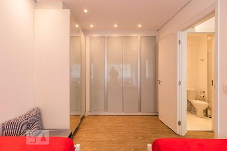 Quarto de apartamento para alugar com 1 quarto, 47m² em Alphaville Empresarial, Barueri