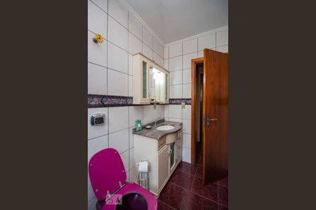 Casa para alugar com 390m², 4 quartos e 5 vagasBanheiro 