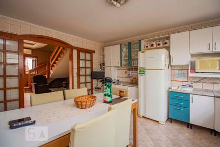 Casa para alugar com 390m², 4 quartos e 5 vagasCozinha 