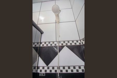 Casa para alugar com 390m², 4 quartos e 5 vagasBanheiro 2