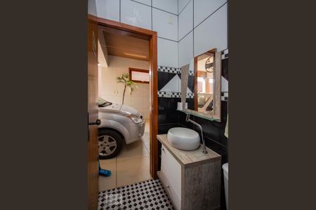 Casa para alugar com 390m², 4 quartos e 5 vagasBanheiro 2