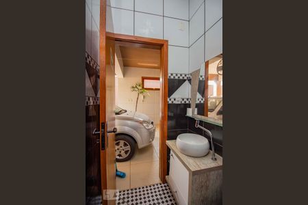 Casa para alugar com 390m², 4 quartos e 5 vagasBanheiro 2