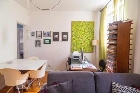 Sala de apartamento à venda com 2 quartos, 90m² em Santo Antônio, Belo Horizonte