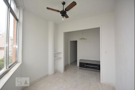 Sala/Quarto de kitnet/studio à venda com 1 quarto, 40m² em Centro, Rio de Janeiro