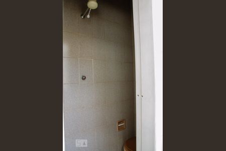 Apartamento para alugar com 100m², 2 quartos e sem vaga Apartamento para alugar com 100m², 2 quartos e sem vagaBanheiro de Serviço