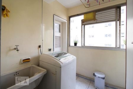 Apartamento à venda com 105m², 3 quartos e 1 vagaÁrea de Serviço 