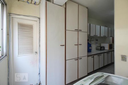 Apartamento à venda com 105m², 3 quartos e 1 vagaÁrea de Serviço 