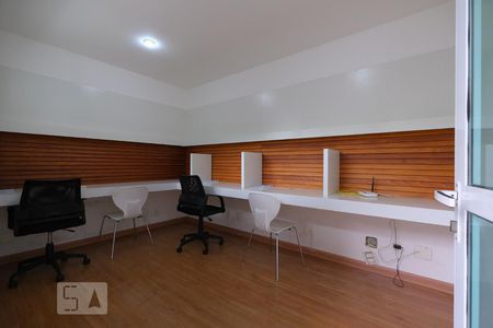Apartamento à venda com 77m², 2 quartos e 1 vagaSala de Internet