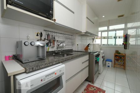 Apartamento à venda com 77m², 2 quartos e 1 vagaCozinha