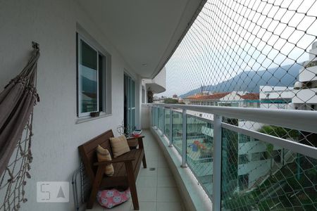 Apartamento à venda com 77m², 2 quartos e 1 vagaVaranda