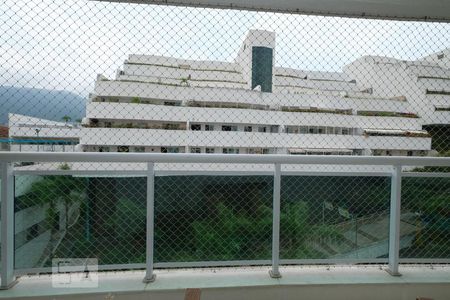 Apartamento à venda com 77m², 2 quartos e 1 vagaQuarto 2 Vista