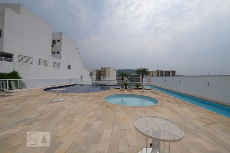 Apartamento à venda com 77m², 2 quartos e 1 vagaPiscina