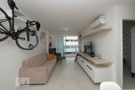 Apartamento à venda com 77m², 2 quartos e 1 vagaSala