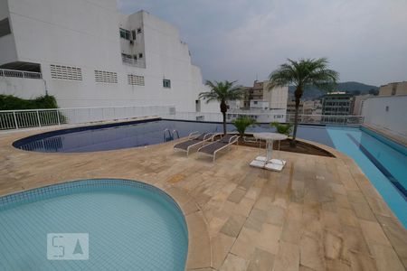Apartamento à venda com 77m², 2 quartos e 1 vagaPiscina