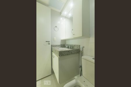 Apartamento para alugar com 87m², 2 quartos e 1 vaga Apartamento para alugar com 87m², 2 quartos e 1 vagaBanheiro da Suíte 1