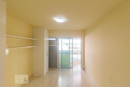 Suíte de apartamento para alugar com 2 quartos, 87m² em Barra da Tijuca, Rio de Janeiro