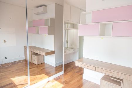 Apartamento à venda com 160m², 3 quartos e 3 vagasQuarto 2
