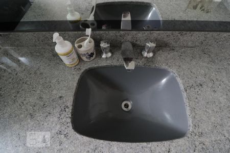 Apartamento à venda com 270m², 4 quartos e 4 vagasBanheiro da Suite 1- pia