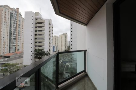 Apartamento à venda com 270m², 4 quartos e 4 vagasSacada do Quarto 2