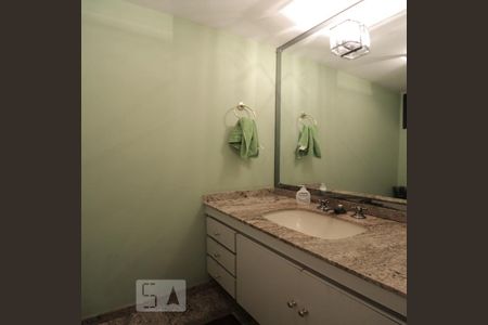 Apartamento à venda com 270m², 4 quartos e 4 vagasLavabo