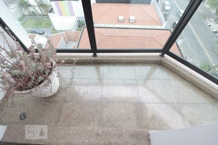Apartamento à venda com 270m², 4 quartos e 4 vagasSacada do Quarto 2