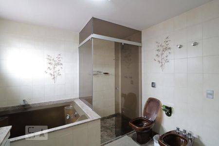 Apartamento à venda com 270m², 4 quartos e 4 vagasBanheiro da Suite 2