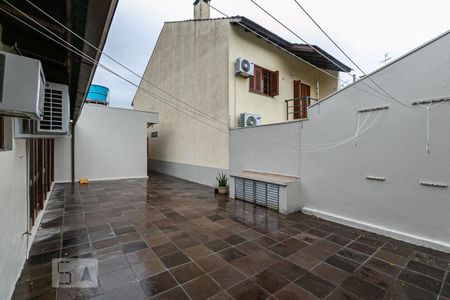 Casa à venda com 198m², 4 quartos e 2 vagas Casa à venda com 198m², 4 quartos e 2 vagasÁrea Externa