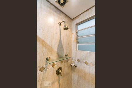 Casa à venda com 198m², 4 quartos e 2 vagas Casa à venda com 198m², 4 quartos e 2 vagasBanheiro do Corredor