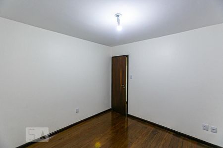 Casa à venda com 198m², 4 quartos e 2 vagas Casa à venda com 198m², 4 quartos e 2 vagasQuarto 4