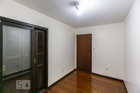 Casa à venda com 198m², 4 quartos e 2 vagas Casa à venda com 198m², 4 quartos e 2 vagasQuarto 3