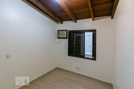 Casa à venda com 198m², 4 quartos e 2 vagas Casa à venda com 198m², 4 quartos e 2 vagasQuarto de Serviço