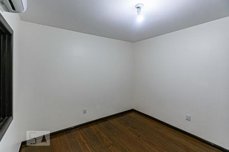 Casa à venda com 198m², 4 quartos e 2 vagas Casa à venda com 198m², 4 quartos e 2 vagasQuarto 4